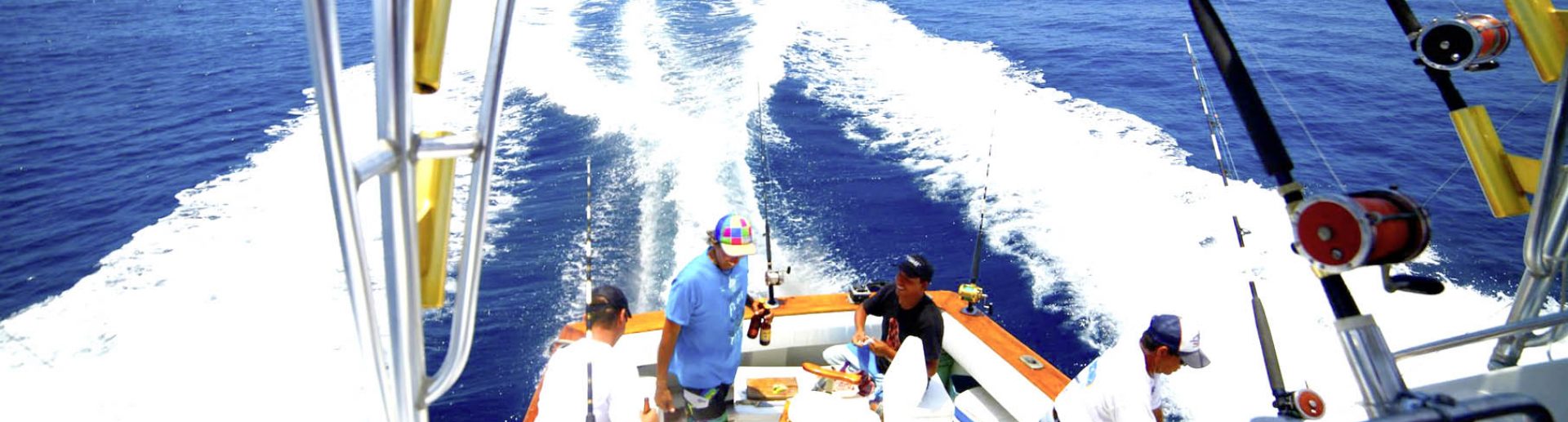 escualo-fishing-on-cruiser